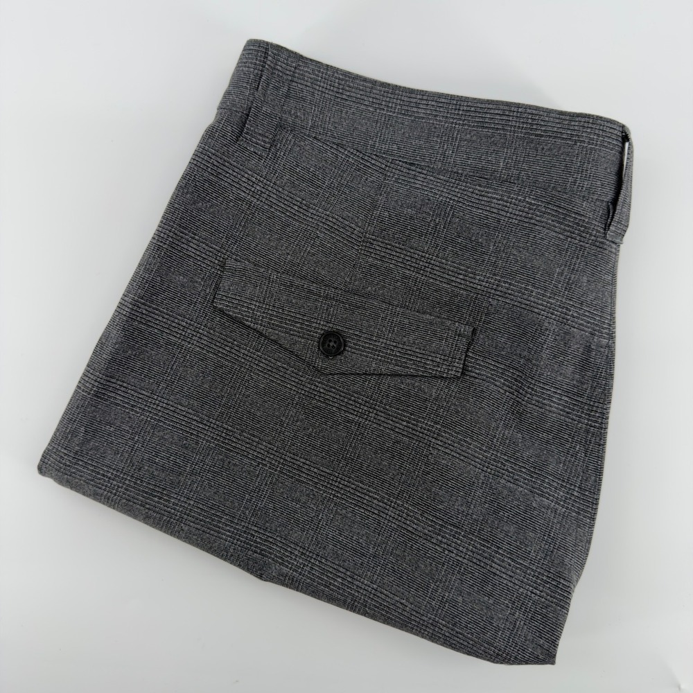 TravisMathew Mens Grey Glen Plaid Golf Shorts Size 34 Performance Stretch